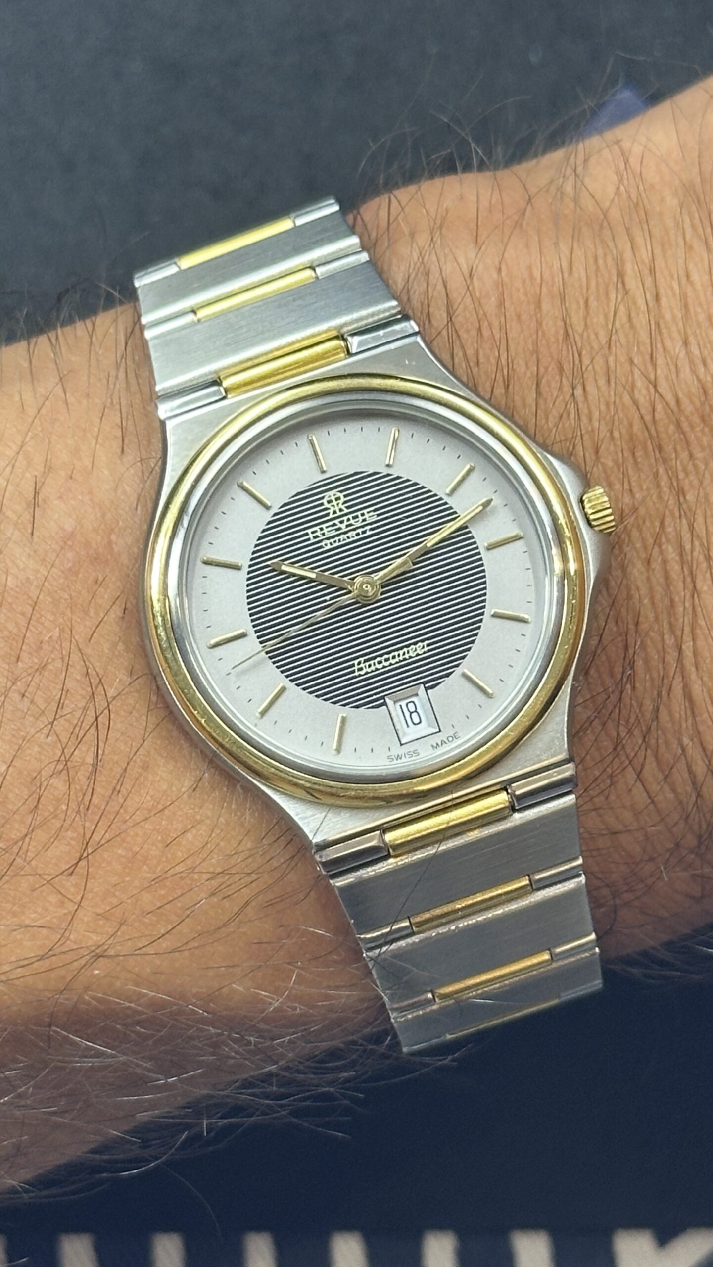 Revue Buccaneer Quartz Integrated Bracelet - Ref. N5623B - NOS SERVICED! - immagine 3
